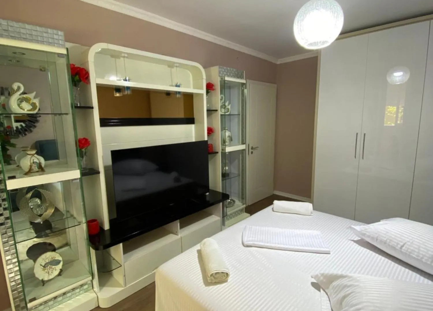 Cenis Apartment Tiran Arnavutluk